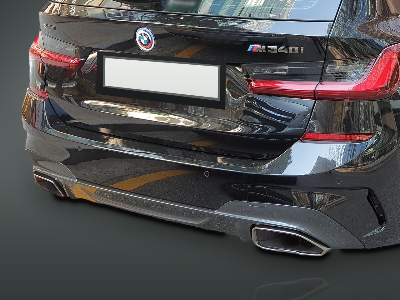 BMW M340i xDrive Touring Preto Safira, traseira